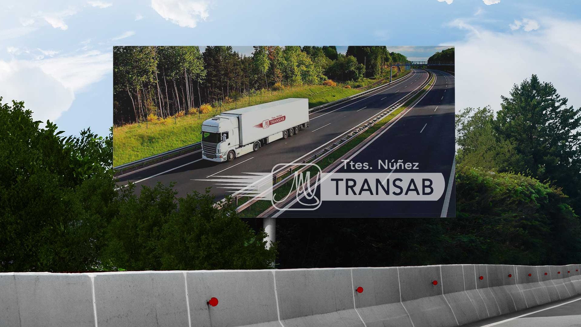 Equipo y flota de Transab SL en sus instalaciones de San Vicente de Alcántara